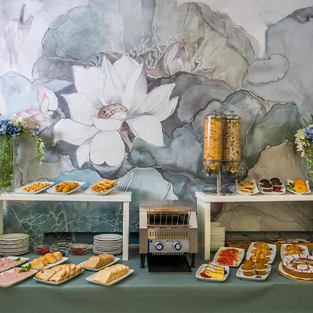 Ariston & Hotel 4*