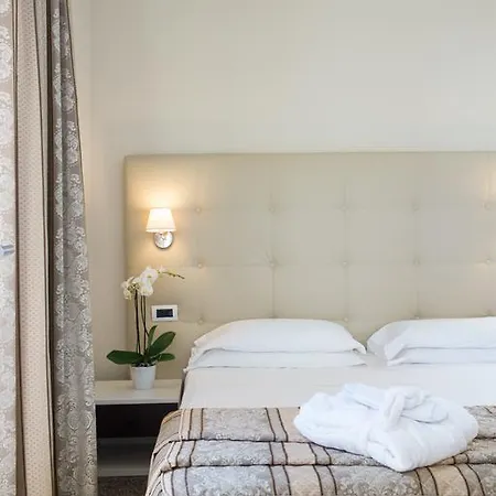 Hotel Ariston & 4*