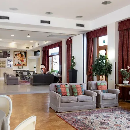 Hotel Ariston & 4*